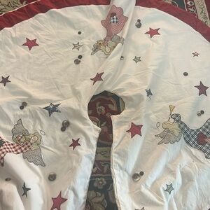 Burgundy and cream Christmas tree skirt